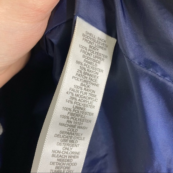 Susan Graver | Navy Blue Puffer Coat w/Black Fur Hood L - Picture 5 of 9